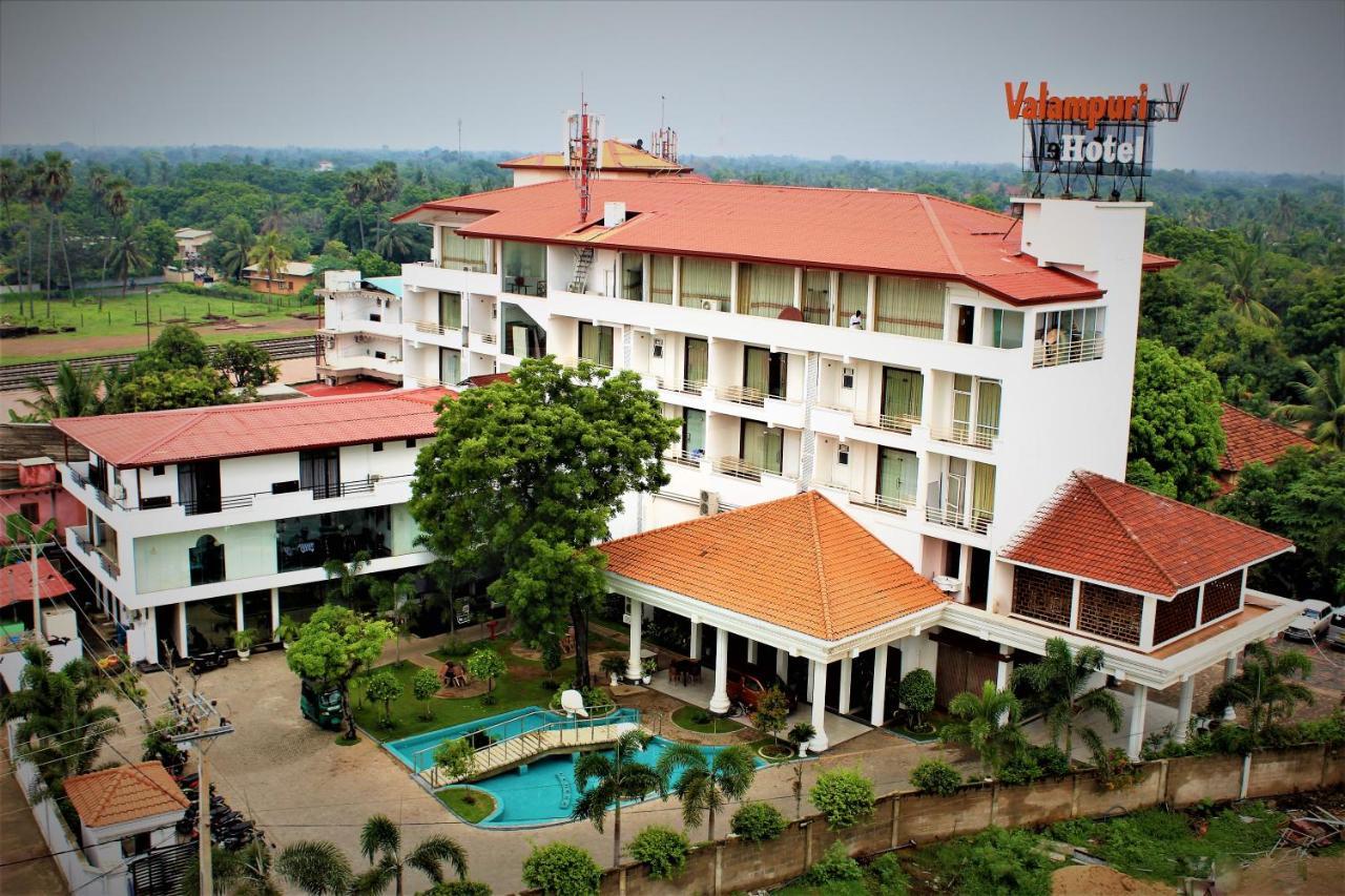 The Valampuri Hotel Jaffna Buitenkant foto